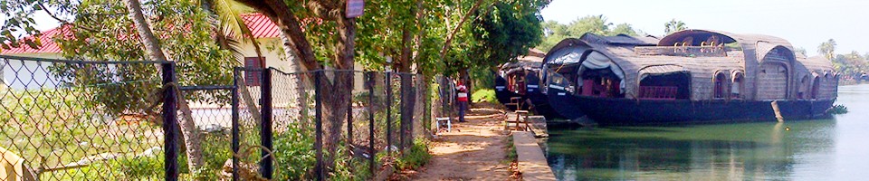 House Boat Experience - Nellola Tourism Group
